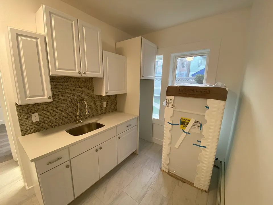 12-14 Jackson St #4