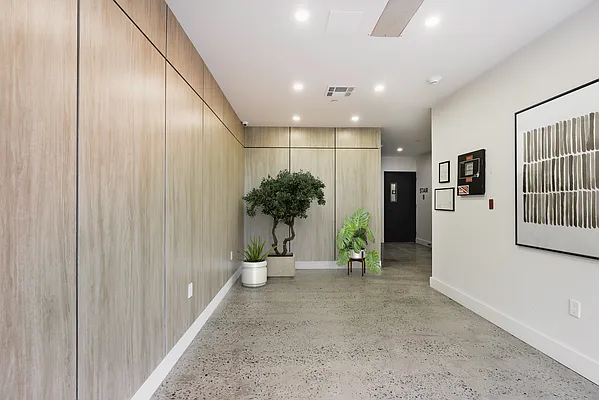 Rented by EXR | media 25