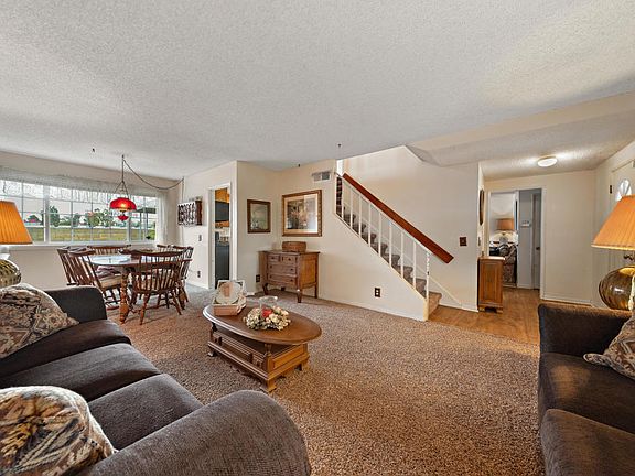 5th image of 17914 Vierra Ave