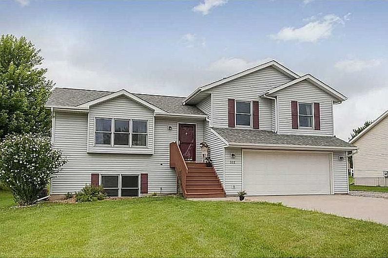 1st image of 332 Oriole Ct