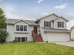 332 Oriole Ct, Tiffin, IA 52340