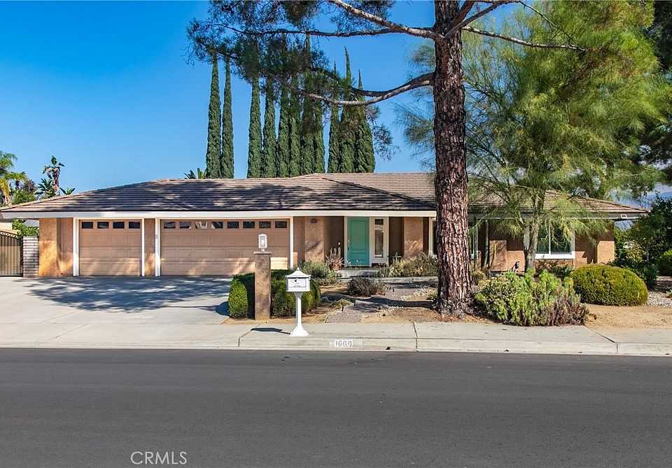 1st image of 1669 Camelot Dr