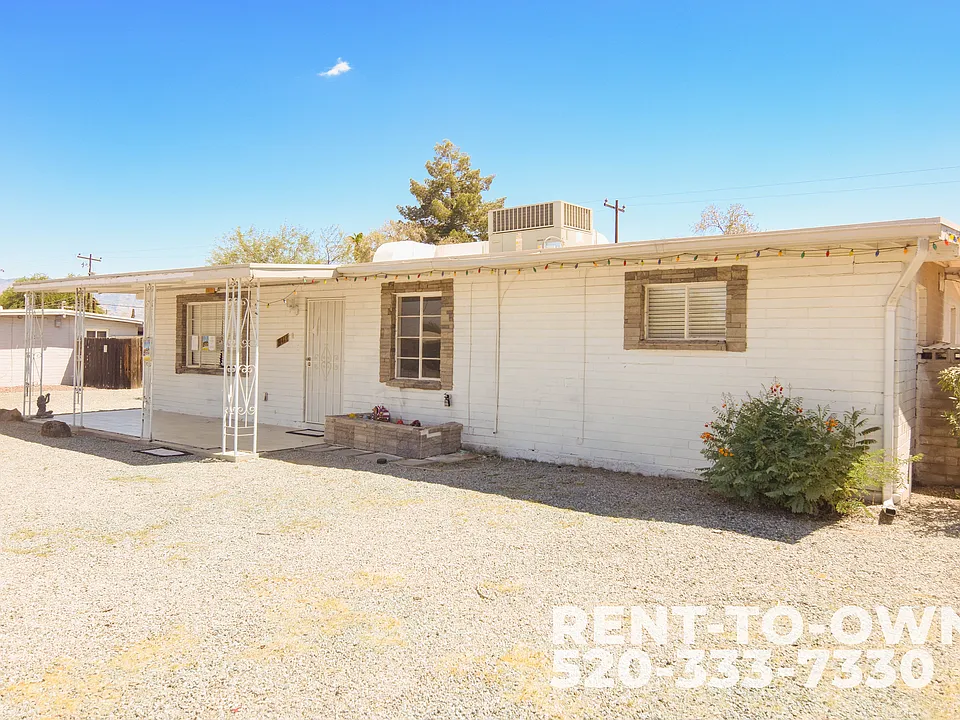 941 S Baylor Dr