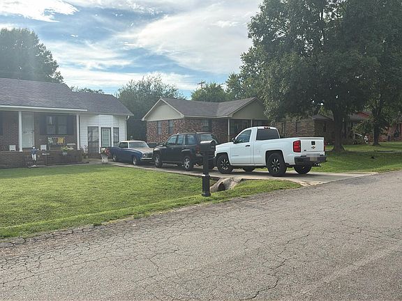 3rd image of 1225 James Ave