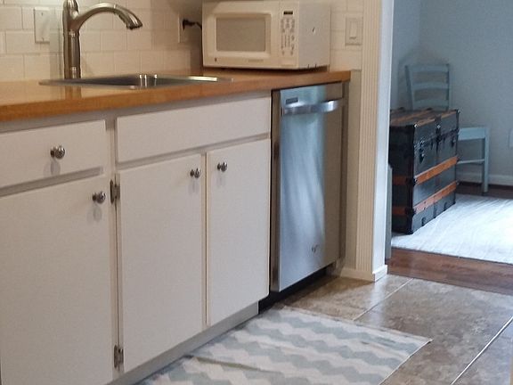 2nd image of 302 Twiggs Cor