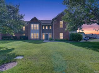 51844 Adler Park Dr E, Chesterfield, MI 48051