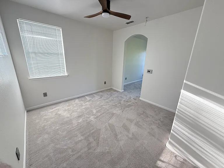 972 Cameron Dr — Photo 23