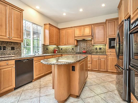 2nd image of 24 Carpenteria