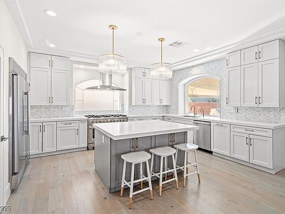 3rd image of 6335 Mount Eden Ave