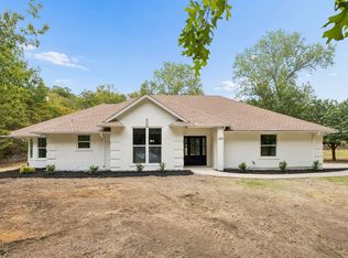 200 Willow Ridge Rd, Fort Worth, TX 76103