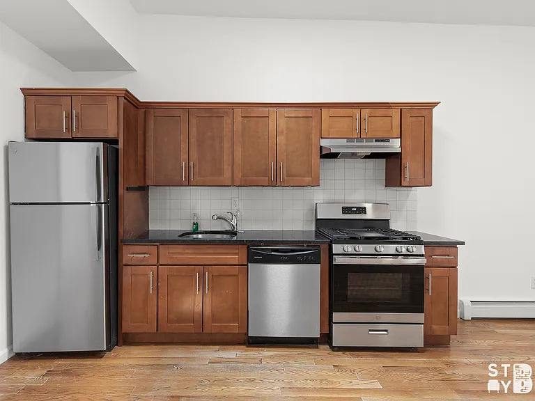 912 Putnam Ave #3 — Photo 3