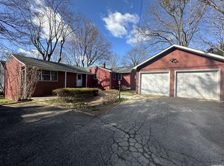 14 Maple St, Glen Head, NY 11545