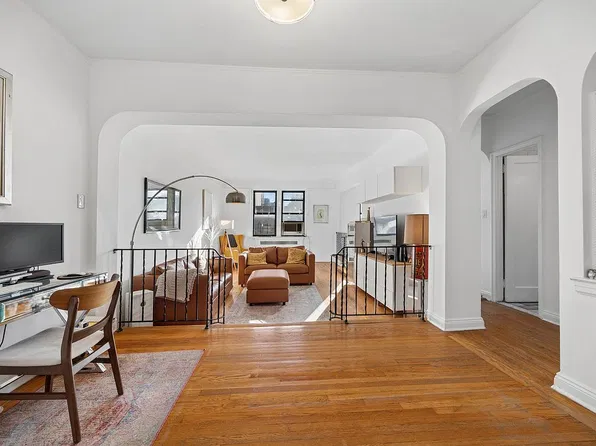 357 W 55th St APT 6J, New York, NY 10019