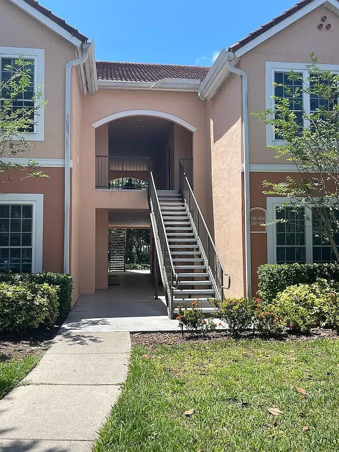 2 bed, 1069 sqft, $2,000 — Photo 1