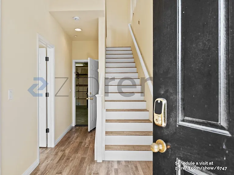 605 Artistic Pl — Photo 3
