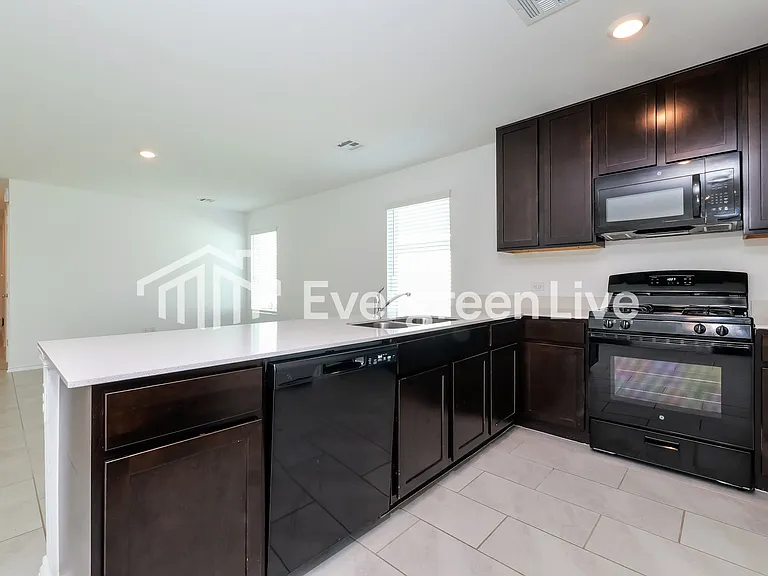 10909 SW 23rd Pl — Photo 6