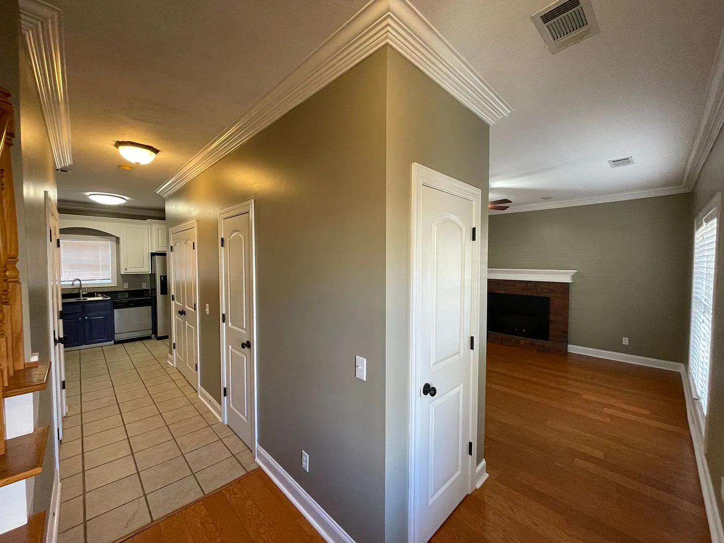 3 Bed/2.5 Bath — Photo 3