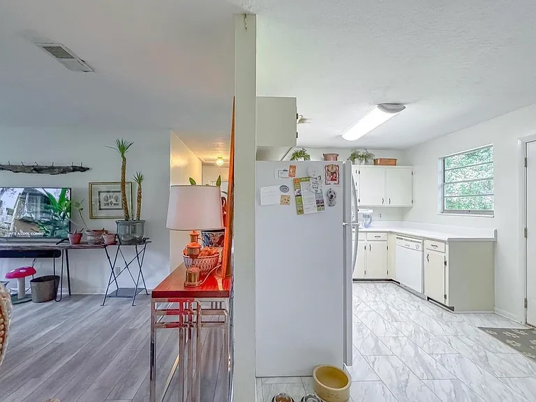 2034 Harriet Dr — Photo 6