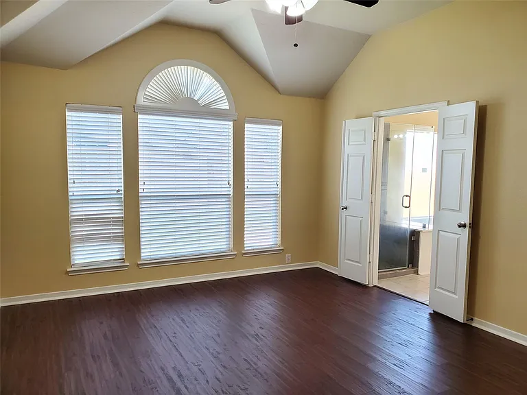 2502 Suncreek Ln — Photo 17