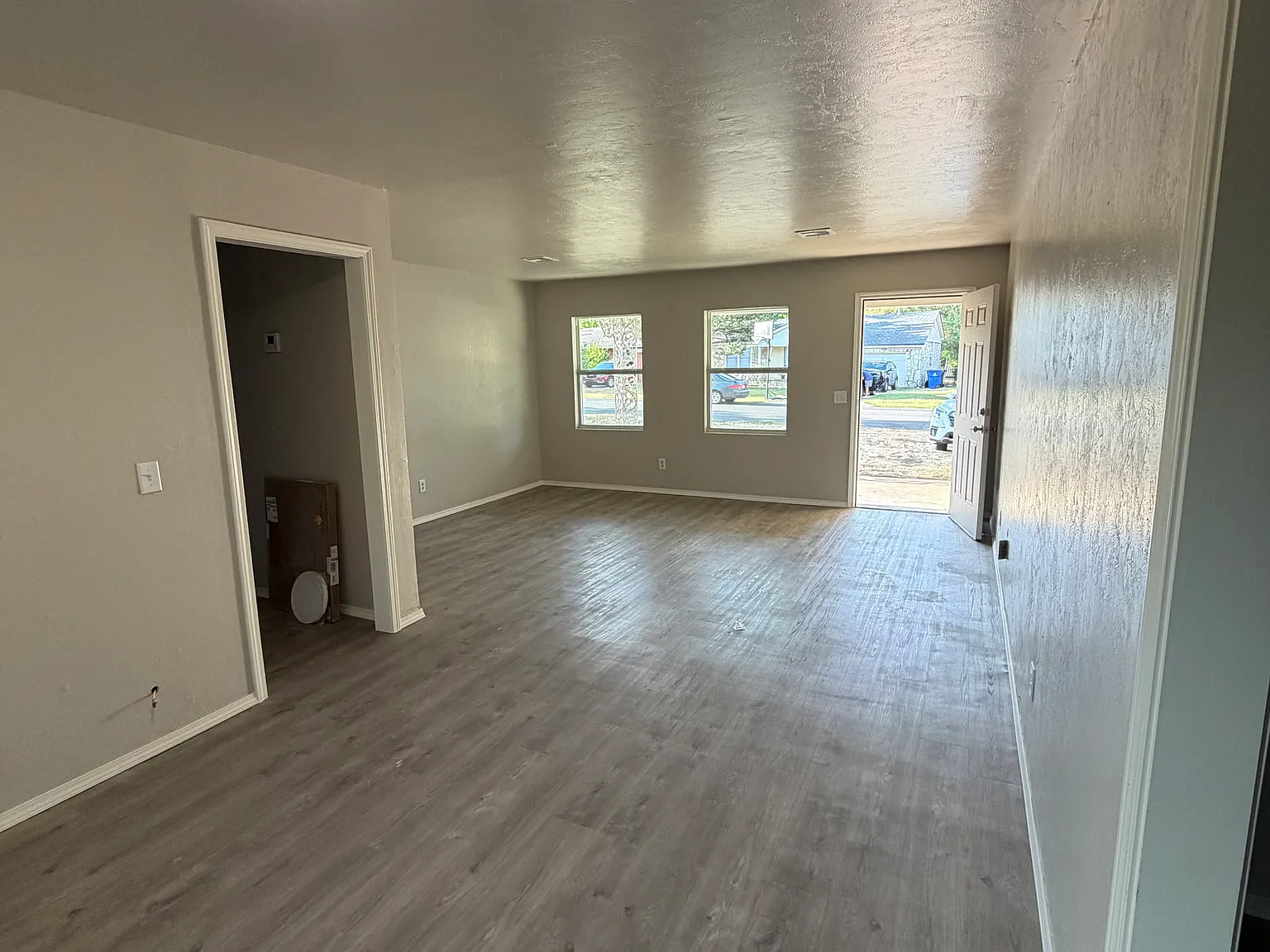 1407 Oxford Way — Photo 2