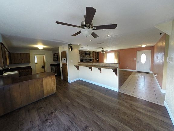 5th image of 324 Tucker Cir