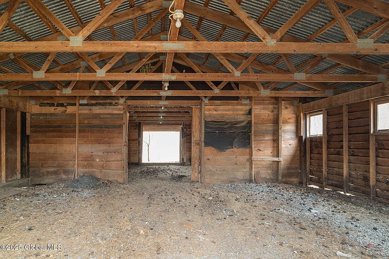 5th image of 192 Groesbeck Road