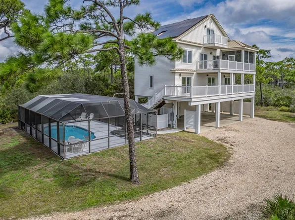 1604 Ivy Way, Eastpoint, FL 32328