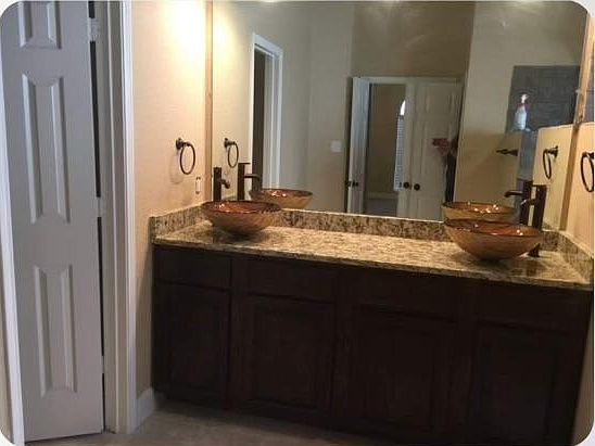 5th image of 2231 Knob Hill Dr