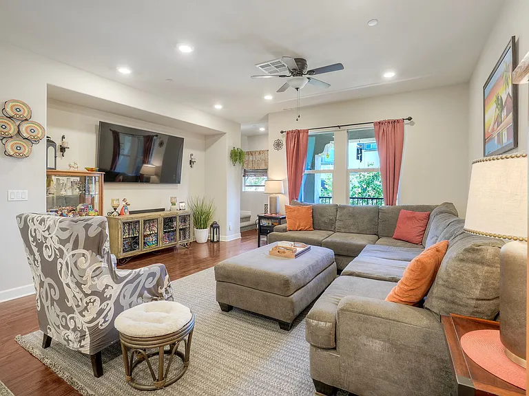 1576 Castillo Way — Photo 10