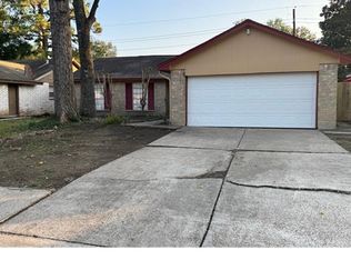 5222 Moonshadows Dr, Humble, TX 77346