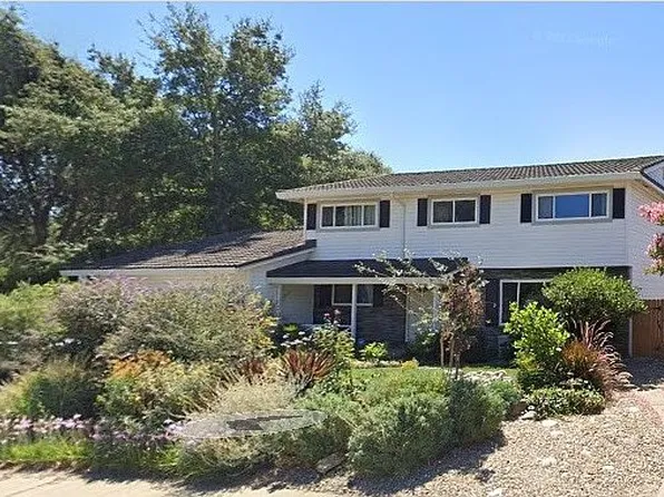 55 Lakeshore Cir, Sacramento, CA 95831