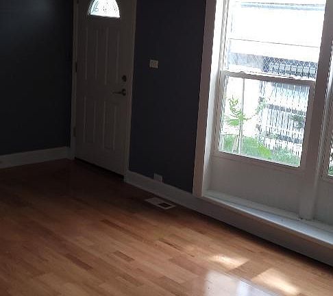 5th image of 6950 N Ashland Blvd Unit E