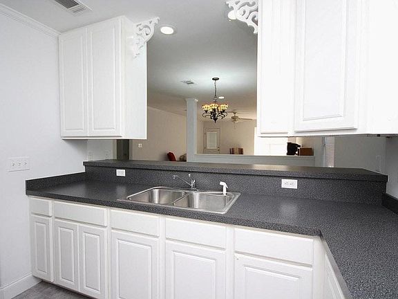 3rd image of 102 Buddy Phelps Dr #A