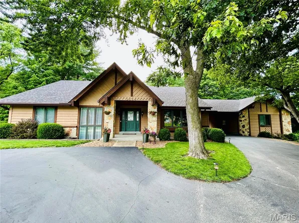 2965 Kandahar Dr, Saint Charles, MO 63303
