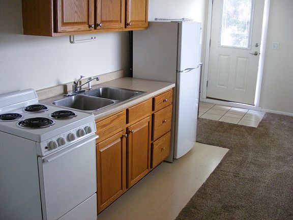 3rd image of 115 N Park St #11