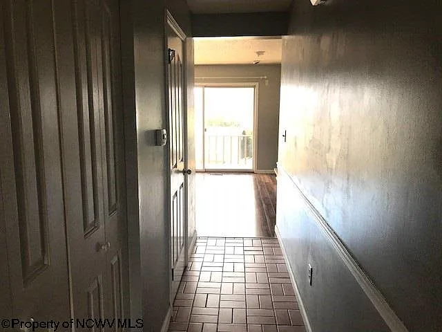 2 bed, 3.5 bath, $2,200 — Photo 2