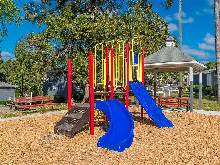Balfour East Lake — Photo 44