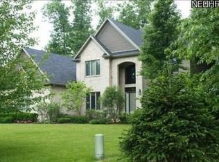 8566 Fox Hound Run NE, Warren, OH