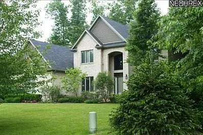8566 Fox Hound Run NE photo 1