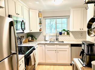 183 Loomis Dr APT 119, West Hartford, CT 06107