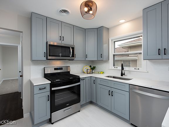 4th image of 4035 N Grant St