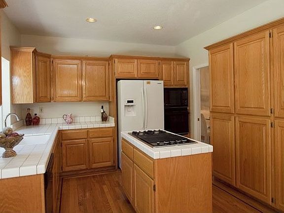 3rd image of 1885 Penwood St