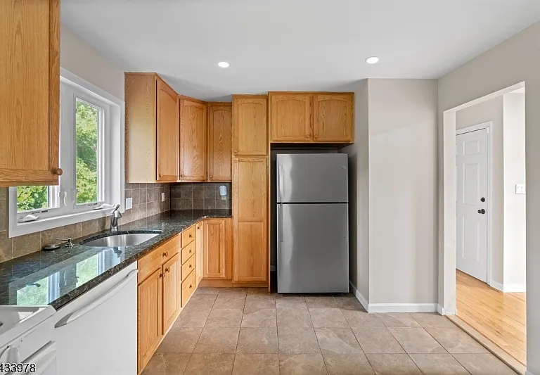 2 Andrew Ct #2 — Photo 8
