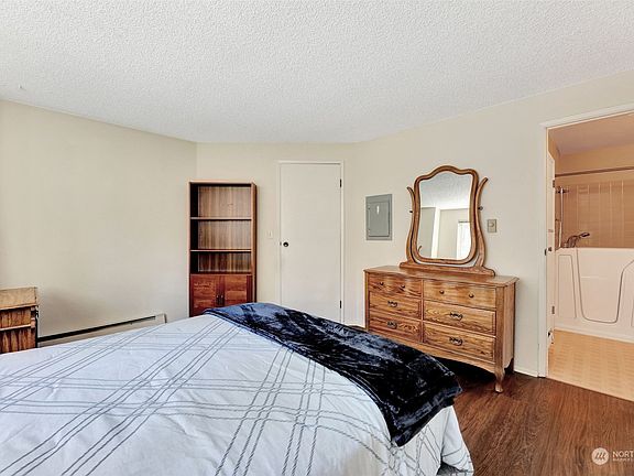 5th image of 15715 4th Avenue S #2-22