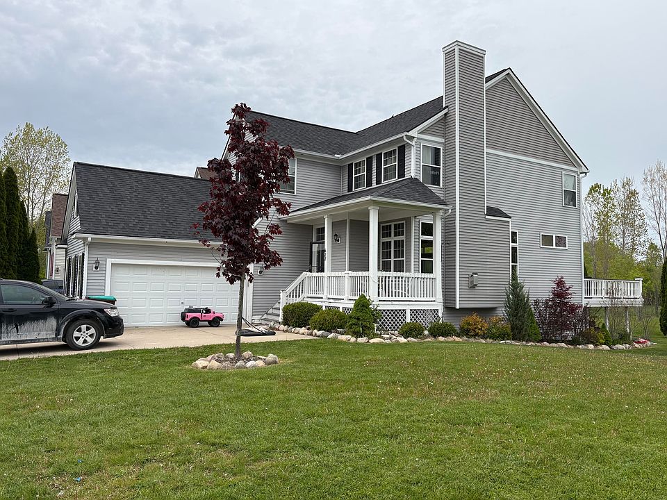 1st image of 627 Jefferson Ln