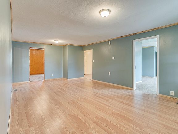 5th image of 208 Center Ave