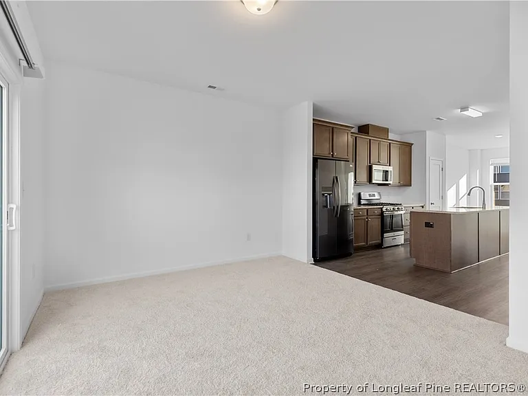 1939 Robin Hill Ln — Photo 8