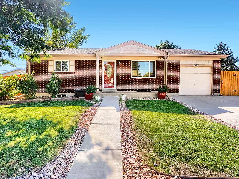 2064 E 116th Dr