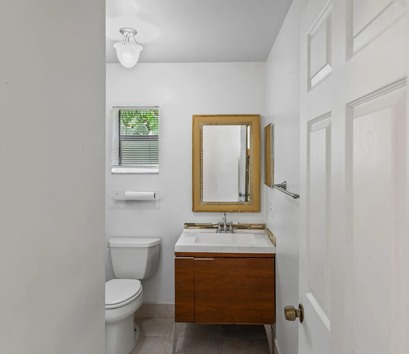 3 bed, 2.0 bath, 1360 sqft, $3,400 — Photo 3