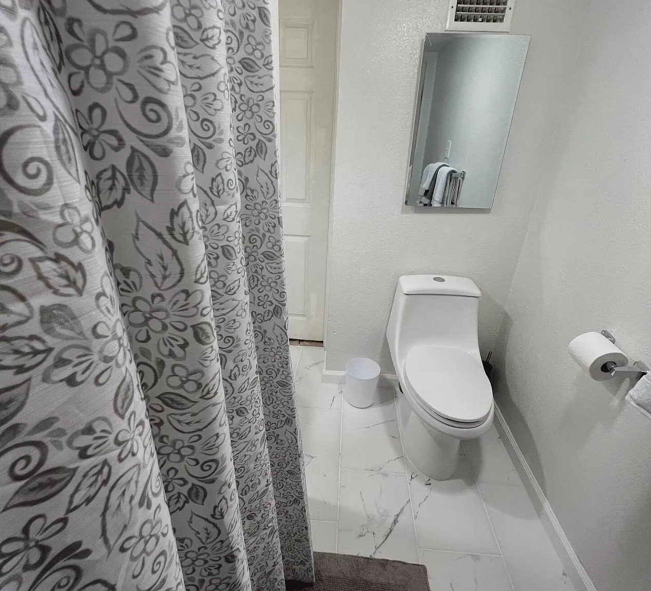 3 bed, 1142 sqft, $2,500 — Photo 3